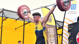 Cristhian Santana felicita a Agoney Rodríguez por su título de campeón de Canarias júnior de halterofilia